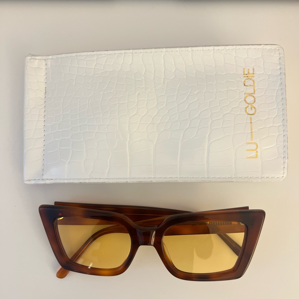 LU GOLDIE - brown cat eye sunglasses with yellow tint